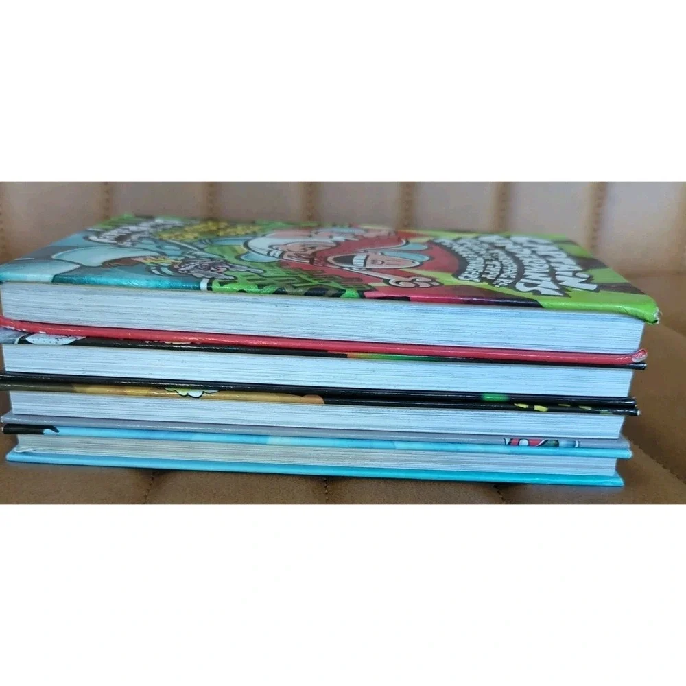 Captain Underpants Book Lot Of 10 Pilkey Scholastic Mix Of‎ Soft And Hardcover